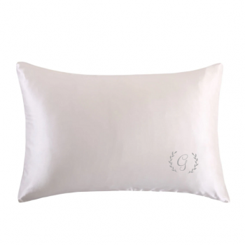 100% natūralus šilkinis pagalvės užvalkalas išsiuvinėtas inicialais (balta)
